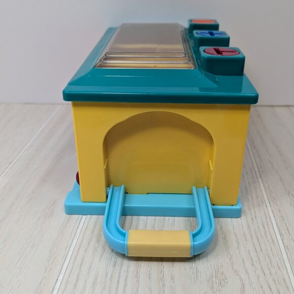 Battat 3 car toy garage w/ cars truck keys playset - Picture 3 of 8